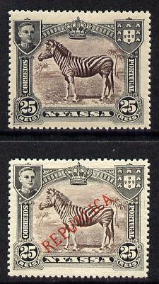 Nyassa Company 1911 Zebra 25r with REPUBLICA overprint omitted plus normal both mounted mint, SG 57var, stamps on animals, stamps on zebra