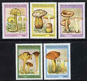 Guinea - Conakry 1995 Mushrooms complete unmounted mint set of 5 values, Mi 1568-72*, stamps on fungi