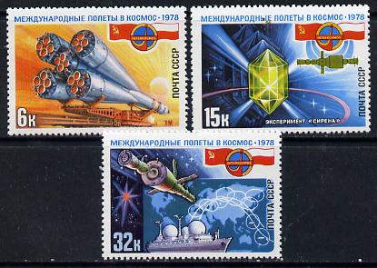 Russia 1978 Soviet-Polish Space Flight set of 3 unmounted mint, SG 4777-79, Mi 4735-37*, stamps on space, stamps on flags