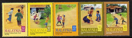 Malaysia 2003 Traditional Children's Games perf strip of 5 unmounted mint SG 888-92, stamps on children, stamps on games, stamps on bicycles, stamps on kites, stamps on 