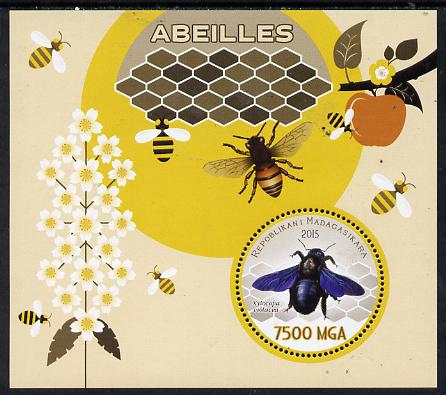 Madagascar 2015 Bees perf deluxe sheet containing one circular value unmounted mint, stamps on insects, stamps on bees, stamps on shaped, stamps on circular