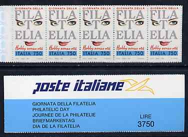 Italy 1992 Stamp Day 3,750L Self-adhesive booklet complete and pristine, SG SB8, stamps on postal, stamps on optics, stamps on self adhesive, stamps on eyes