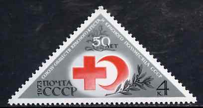 Russia 1973 Red Cross & Red Crescent (International Co-operation) triangular unmounted mint, SG 4154, Mi 4102, stamps on , stamps on  stamps on red cross, stamps on  stamps on medical, stamps on  stamps on triangulars