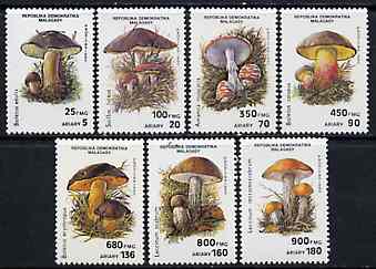 Malagasy Republic 1991 Fungi complete set of 7 unmounted mint, SG 836-42, Mi 1288-94*, stamps on fungi