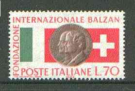 Italy 1962 International Balzan Foundation unmounted mint SG 1083*, stamps on flags, stamps on medals
