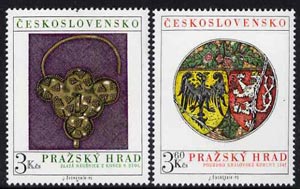 Czechoslovakia 1975 Prague Castle (11th series) set of 2 unmounted mint, SG 2253-54, stamps on arts, stamps on castles, stamps on jewellry, stamps on gold, stamps on heraldry, stamps on arms