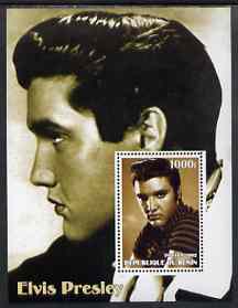Benin 2002 Elvis Presley perf s/sheet #01 unmounted mint, stamps on personalities, stamps on elvis, stamps on music, stamps on films, stamps on entertainments, stamps on pops