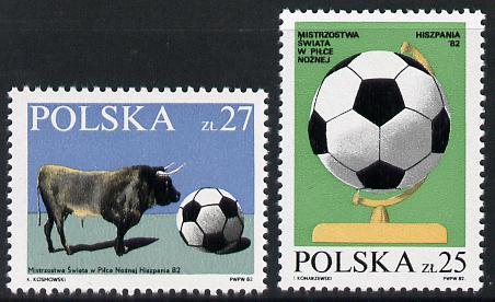 Poland 1982 World Cup Football set of 2 unmounted mint, SG 2815-16, stamps on football  sport