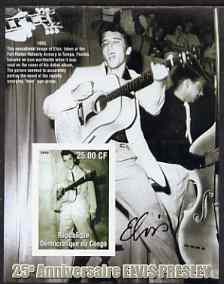 Congo 2002 25th Death Anniversary of Elvis Presley imperf souvenir sheet #2 (1955 B&W pic of Elvis with guitar in Tampa) unmounted mint, stamps on elvis, stamps on music, stamps on entertainments, stamps on films, stamps on musical instruments, stamps on guitar