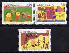 Australia 1994 Int Year of the Family - Childrens Art perf set of 3 unmounted mint, SG 1450-52, stamps on arts, stamps on children