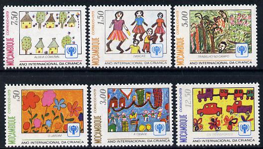 Mozambique 1979 Int Year of the Child (Paintings) set of 6 unmounted mint SG 754-59*, stamps on arts  children, stamps on  iyc , stamps on 