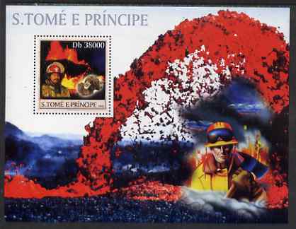 St Thomas & Prince Islands 2003 Volcanoes (with Molten Lava Fire-fighter & minerals) perf souvenir sheet unmounted mint Mi Bl 1424, stamps on fire, stamps on volcanoes, stamps on minerals, stamps on vulcanology