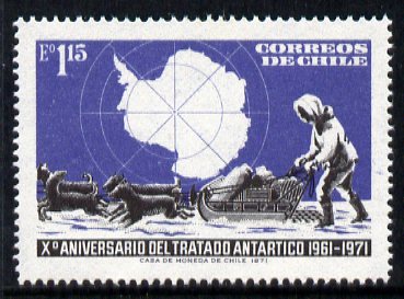 Chile 1972 10th Anniversary of Antarctic Treaty 1e15 unmounted mint, SG 687, stamps on polar, stamps on maps, stamps on dogs