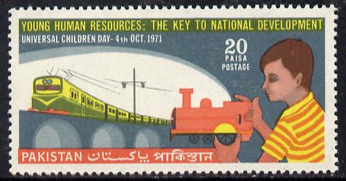 Pakistan 1971 Children's Day (Electric Loco & toy Train) unmounted mint, SG 313*, stamps on railways, stamps on children, stamps on toys