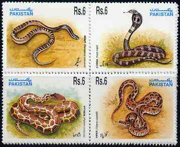 Pakistan 1995 Snakes se-tenant block of 4 unmounted mint, SG 953a, stamps on , stamps on  stamps on snakes, stamps on  stamps on reptiles, stamps on  stamps on animals, stamps on  stamps on snake, stamps on  stamps on snakes, stamps on  stamps on scots, stamps on  stamps on scotland