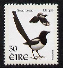 Ireland 1997-2000 Birds - Magpie 30p unmounted mint SG 1044, stamps on birds, stamps on magpie
