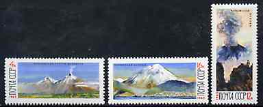 Russia 1965 Soviet Volcanoes set of 3 unmounted mint, SG 3210-12, Mi 3138-40*, stamps on volcanoes