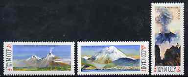 Russia 1965 Soviet Volcanoes set of 3 unmounted mint, SG 3210-12, Mi 3138-40*, stamps on , stamps on  stamps on volcanoes