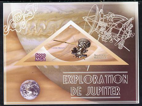 Madagascar 2014 Exploration of Jupiter imperf souvenir sheet containing triangular shaped value unmounted mint , stamps on , stamps on  stamps on shaped, stamps on  stamps on triangular, stamps on  stamps on space, stamps on  stamps on planets