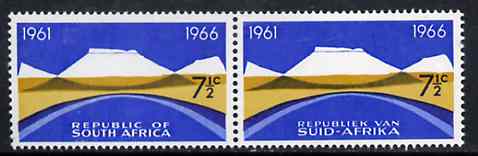 South Africa 1966 Mountain Landscape 7.5c se-tenant pair (from 5th Anniversary set) unmounted mint, SG 265, stamps on mountains