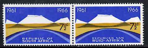 South Africa 1966 Mountain Landscape 7.5c se-tenant pair (from 5th Anniversary set) unmounted mint, SG 265, stamps on , stamps on  stamps on mountains