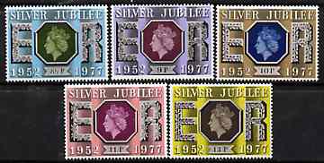 Great Britain 1977 Silver Jubilee set of 5 unmounted mint SG 1033-37, stamps on , stamps on  stamps on royalty, stamps on  stamps on silver jubilee