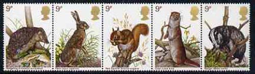 Great Britain 1977 British Wildlife unmounted mint strip of 5 SG 1039a, stamps on animals    hedgehogs    hare    squirrel    otter     badger