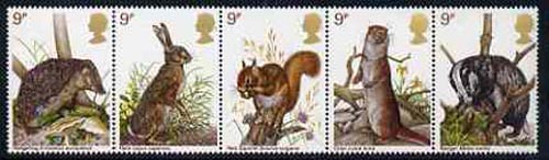 Great Britain 1977 British Wildlife unmounted mint strip of 5 SG 1039a, stamps on animals    hedgehogs    hare    squirrel    otter     badger