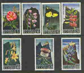 San Marino 1967 Flowers (& Mt Titano) complete set of 7 values unmounted mint, SG 815-21, stamps on , stamps on  stamps on flowers, stamps on  stamps on mountains