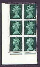 Great Britain 1967-70 Machin 9d cylinder block of 6 (Cyl 2 no dot) unmounted mint, stamps on 