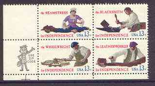 United States 1977 Skilled hands for Independence se-tenant block of 4 unmounted mint, SG 1696a, stamps on , stamps on  stamps on textiles, stamps on blacksmith, stamps on handicrafts, stamps on crafts