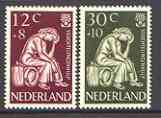 Netherlands 1960 World Refugee Year set of 2 unmounted mint, SG 891-92*, stamps on refugees, stamps on 
