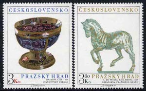 Czechoslovakia 1977 Prague Castle (13th series) set of 2 unmounted mint, SG 2337-38, stamps on arts, stamps on castles, stamps on artefacts, stamps on horses
