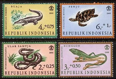 Indonesia 1966 Reptiles set of 4 unmounted mint (SG 1136-9)*, stamps on , stamps on  stamps on animals    reptiles    snakes, stamps on  stamps on snake, stamps on  stamps on snakes, stamps on  stamps on 