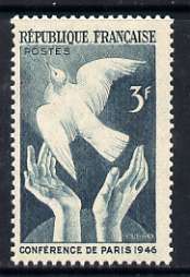 France 1946 3f Dove being released from hands, from Peace Conference set of 2, unmounted mint,  SG 983, stamps on , stamps on  stamps on birds, stamps on  stamps on dove, stamps on  stamps on peace, stamps on  stamps on  ww2 , stamps on  stamps on 