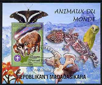 Madagascar 1999 Animals of the World #15 perf m/sheet showing Bush Pig with Scout Logo, background shows Owl, Butterfly, Reptile, Fungi & Orchid, fine cto used, stamps on flowers, stamps on orchids, stamps on animals, stamps on swine, stamps on reptiles, stamps on fungi, stamps on butterflies, stamps on birds of prey, stamps on scouts