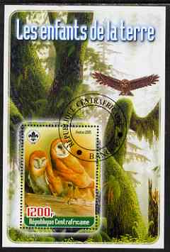 Central African Republic 2005 Young Animals of the World #5 (Owls) perf souvenir sheet containing 1 value with Scout logo, fine cto used, stamps on , stamps on  stamps on animals, stamps on  stamps on scouts, stamps on  stamps on birds, stamps on  stamps on birds of prey, stamps on  stamps on owls