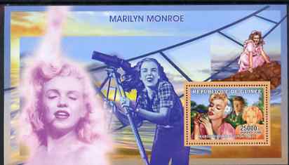 Guinea - Conakry 2006 Marilyn Monroe perf s/sheet #6 containing 1 value (With Camera) unmounted mint Yv 360, stamps on , stamps on  stamps on personalities, stamps on  stamps on movies, stamps on  stamps on films, stamps on  stamps on music, stamps on  stamps on marilyn, stamps on  stamps on marilyn monroe, stamps on  stamps on kennedy