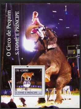 St Thomas & Prince Islands 2004 Peking Circus perf s/sheet containing 1 value unmounted mint  Mi BL 523, stamps on , stamps on  stamps on animals, stamps on  stamps on circus, stamps on  stamps on entertainments, stamps on  stamps on elephants, stamps on  stamps on lions, stamps on  stamps on 