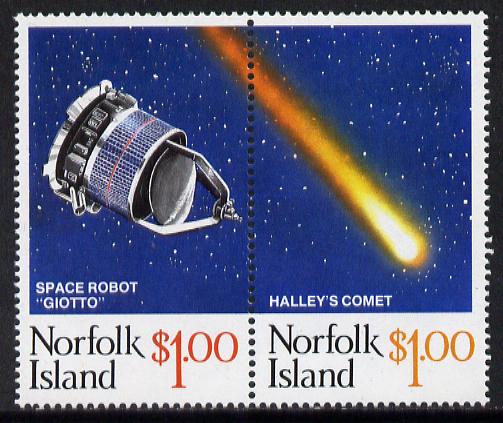 Norfolk Island 1986 Halleys Comet se-tenant set of 2 unmounted mint, SG 383a, stamps on space, stamps on halley