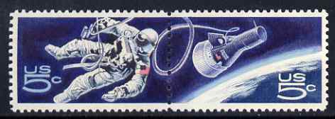 United States 1967 US Space Achievements se-tenant pair unmounted mint, SG 1312a, stamps on space