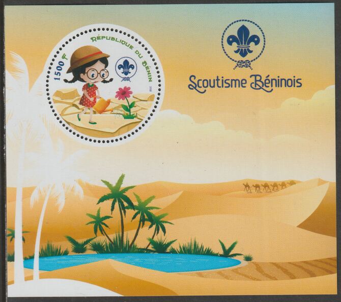 Benin 2018 Scouts #4 perf deluxe m/sheet containing one circular value unmounted mint, stamps on shape, stamps on scouts