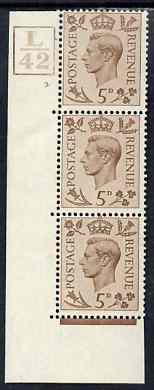 Great Britain 1937-47 KG6 5d brown vert corner strip of 3 with cyl 3 dot with control L42box, one stamp mounted, stamps on , stamps on  kg6 , stamps on 