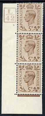 Great Britain 1937-47 KG6 5d brown vert corner strip of 3 with cyl 3 dot with control L42box, one stamp mounted, stamps on , stamps on  stamps on , stamps on  stamps on  kg6 , stamps on  stamps on 