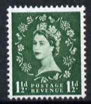 Great Britain 1958-65 Wilding Crowns 1.5d green unmounted mint SG 572, stamps on 