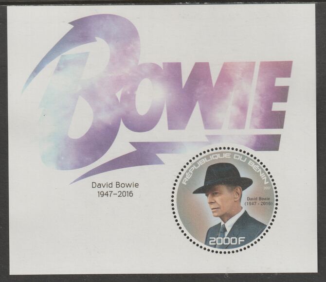 Benin 2017 David Bowie perf deluxe m/sheet containing one circular value unmounted mint, stamps on , stamps on  stamps on shape, stamps on  stamps on personalities, stamps on  stamps on music, stamps on  stamps on bowie