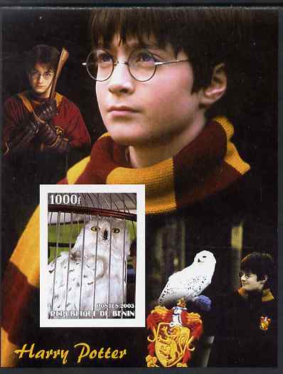 Benin 2003 Owls perf m/sheet with Harry Potter in background, unmounted mint. Note this item is privately produced and is offered purely on its thematic appeal, stamps on , stamps on  stamps on personalities, stamps on  stamps on movies, stamps on  stamps on films, stamps on  stamps on cinema, stamps on  stamps on fantasy, stamps on  stamps on owls, stamps on  stamps on birds, stamps on  stamps on birds of prey