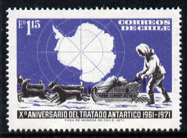 Chile 1972 10th Anniversary of Antarctic Treaty 1e15 unmounted mint, SG 687, stamps on , stamps on  stamps on polar, stamps on  stamps on maps, stamps on  stamps on dogs