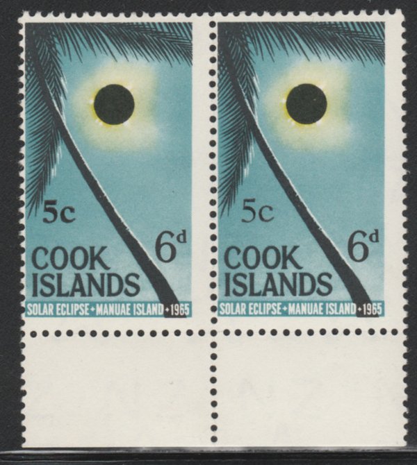 Cook Islands 1967 Decimal Currency 5c on 6d marginal pair one stamp with thin 5 variety unmounted mint SG 212/a, stamps on 