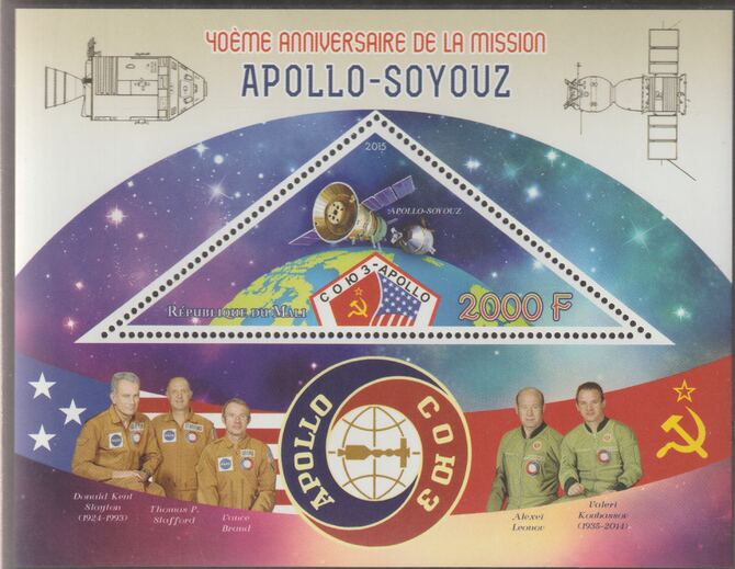 Mali 2015 40th Anniversary of Apollo - Soyuz perf deluxe sheet containing one triangular value unmounted mint, stamps on triangular, stamps on shaped, stamps on apoollo.space, stamps on soyuz